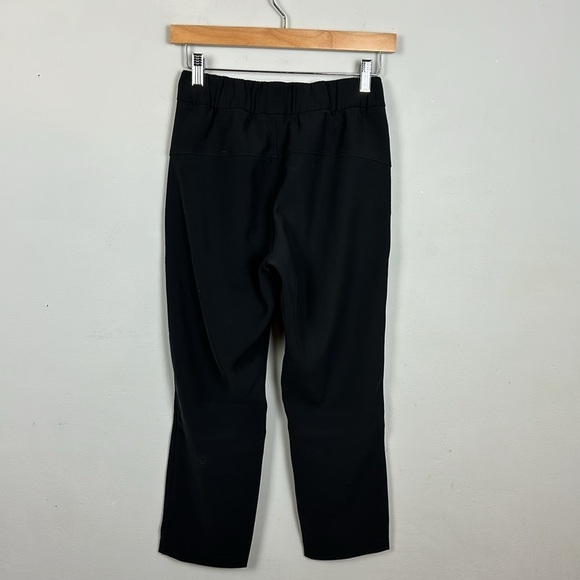 Lululemon On The Fly Crop *Woven 23" Black Sz 2 - Picture 10 of 12
